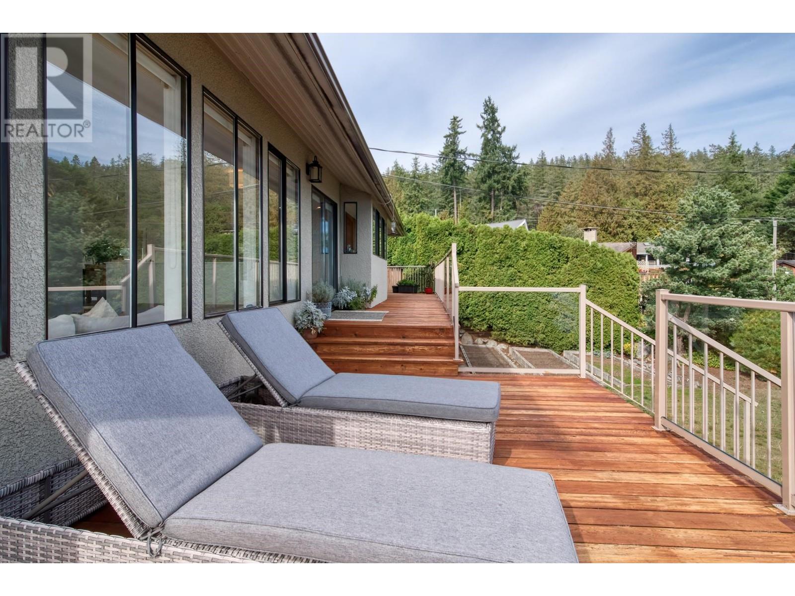 7073 Dale Road, Sechelt, British Columbia  V7Z 0N2 - Photo 36 - R2822191