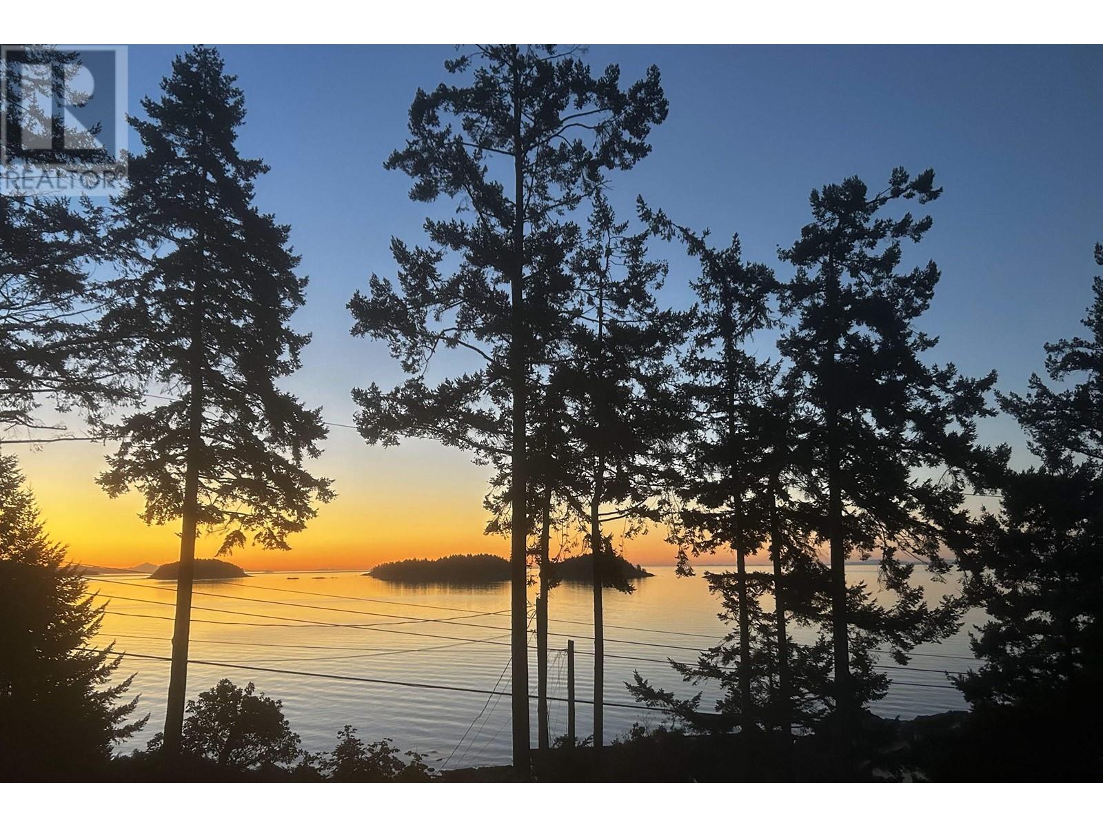 7073 Dale Road, Sechelt, British Columbia  V7Z 0N2 - Photo 3 - R2822191
