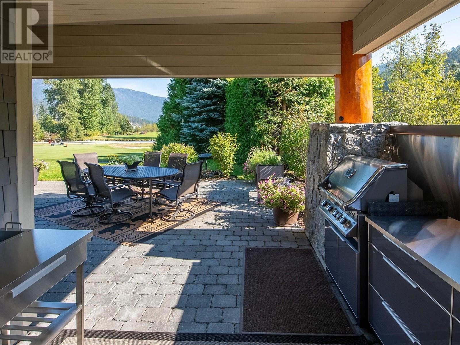 8378 Glen Abbey Lane, Whistler, British Columbia  V8E 1J7 - Photo 9 - R2821541