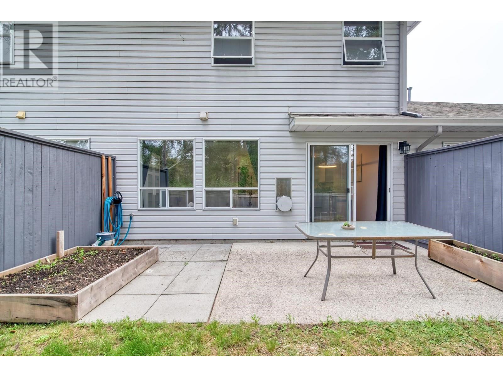 7 5706 Ebbtide Street, Sechelt, British Columbia  V7Z 0J4 - Photo 2 - R2822719