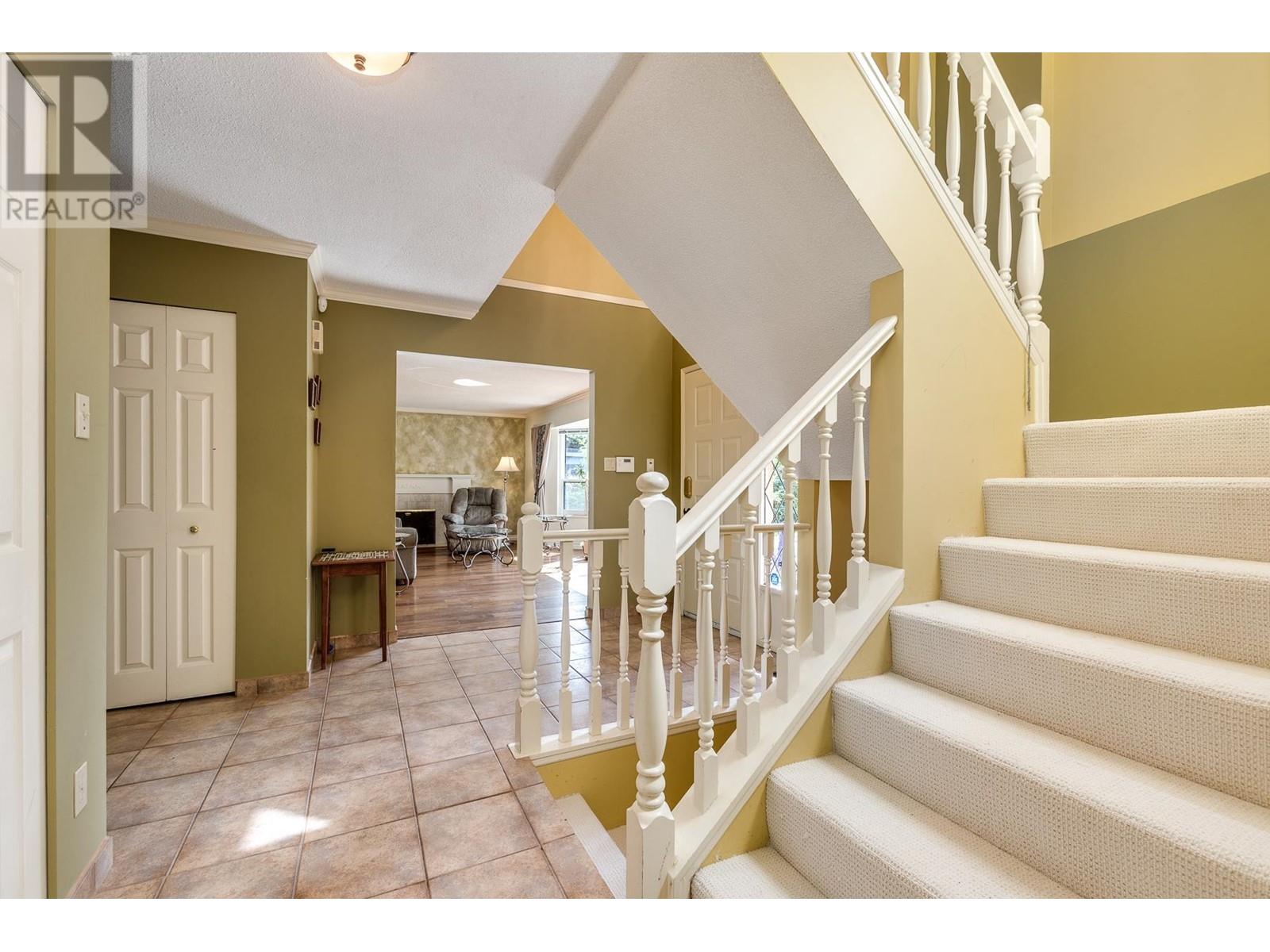 3990 Sunnycrest Drive, North Vancouver, British Columbia  V7R 3C9 - Photo 5 - R2794448
