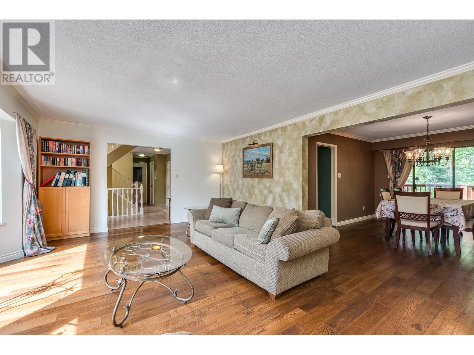 3990 Sunnycrest Drive, North Vancouver, British Columbia  V7R 3C9 - Photo 11 - R2794448