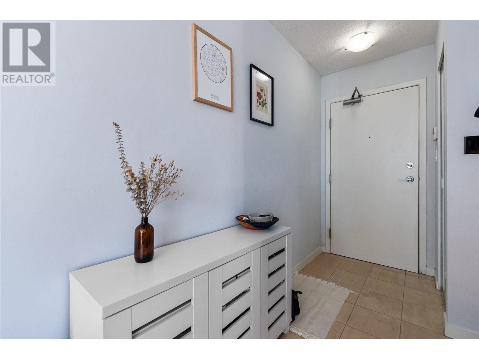1801 1077 Marinaside Crescent, Vancouver, British Columbia  V6Z 2Z5 - Photo 3 - R2822535