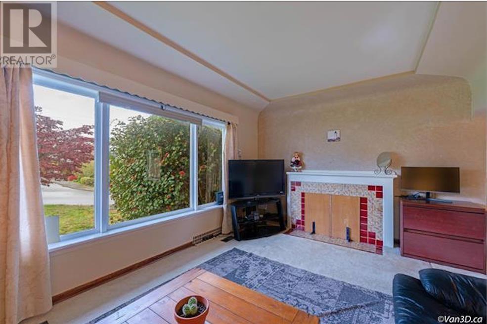7989 Mcgregor Avenue, Burnaby, British Columbia  V5J 4H4 - Photo 6 - R2822716