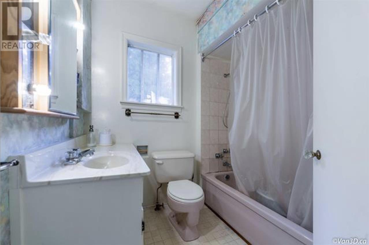 7989 Mcgregor Avenue, Burnaby, British Columbia  V5J 4H4 - Photo 16 - R2822716