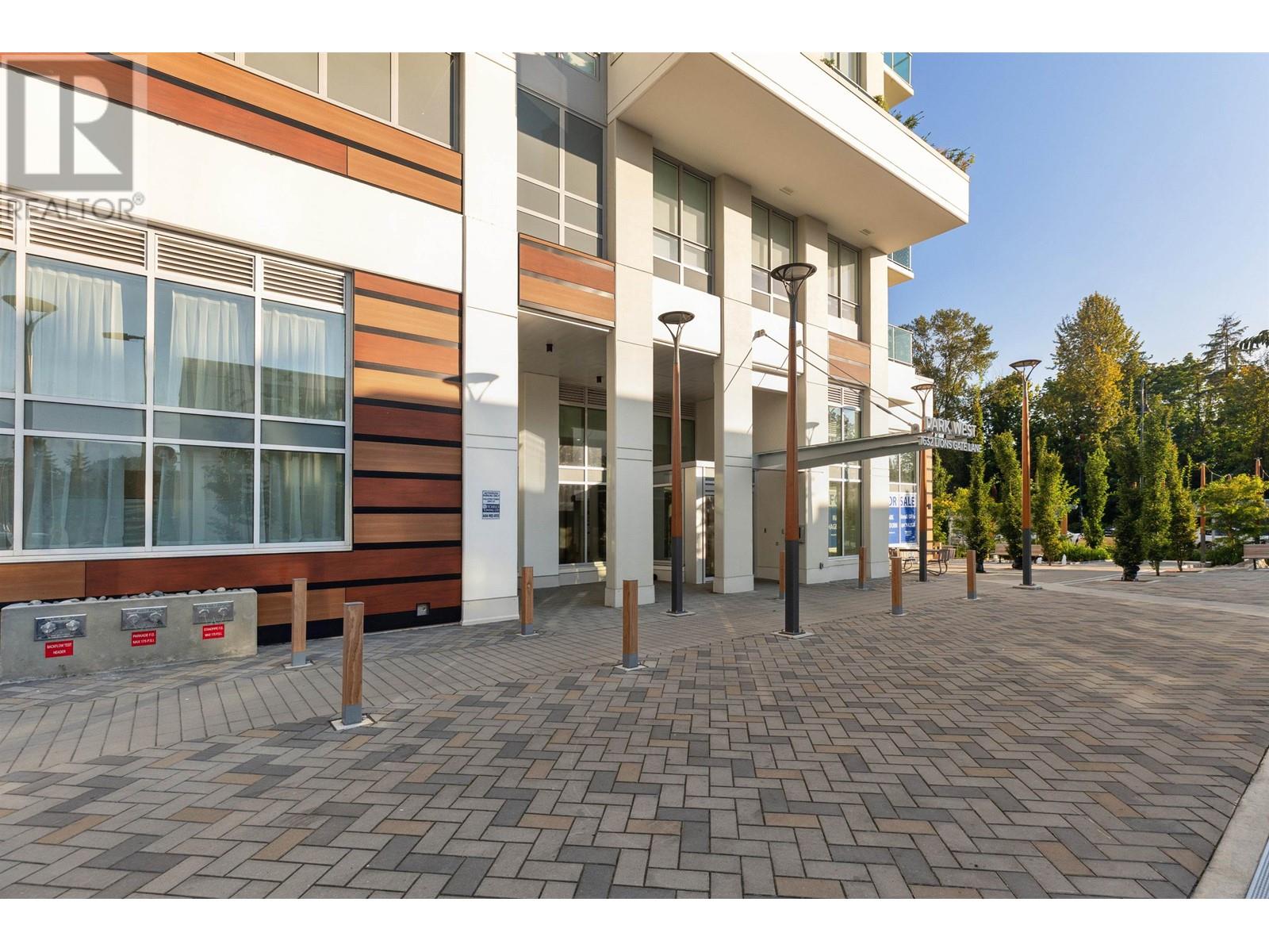 306 1632 Lions Gate Lane, North Vancouver, British Columbia  V7P 3B4 - Photo 3 - R2820477