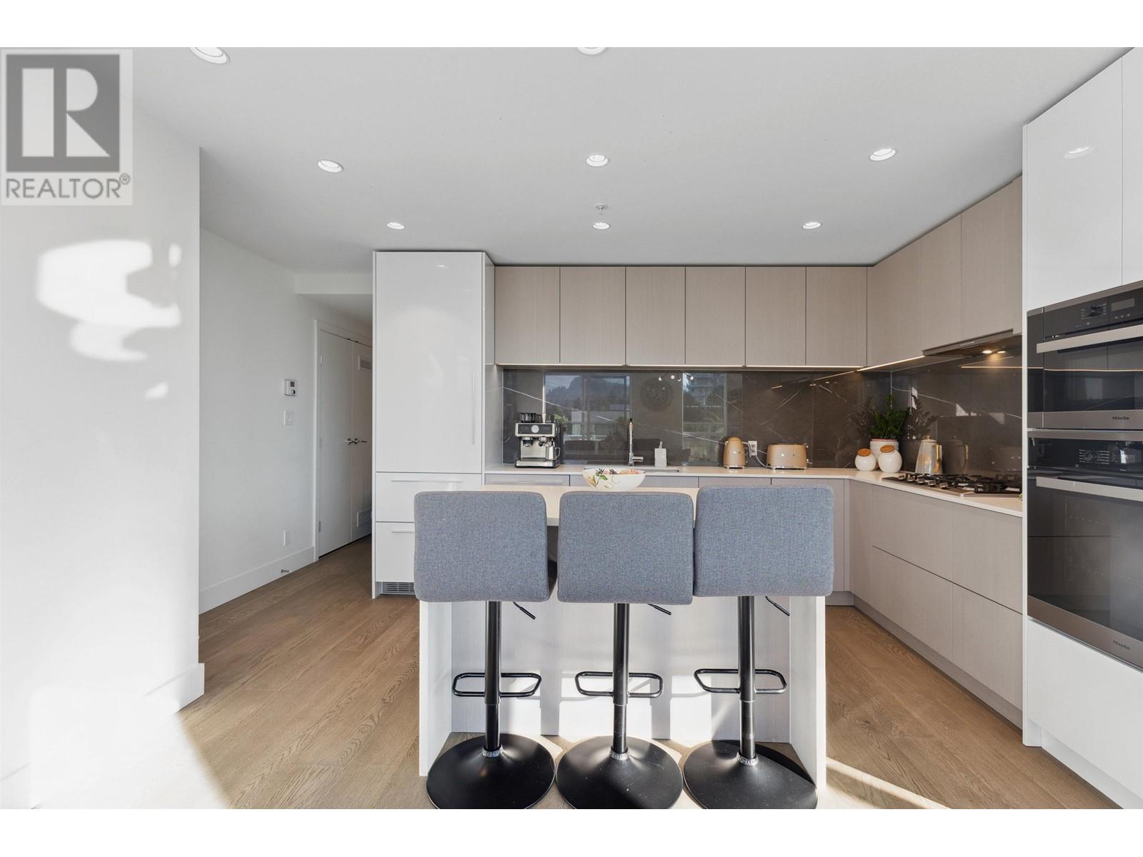 306 1632 Lions Gate Lane, North Vancouver, British Columbia  V7P 3B4 - Photo 9 - R2820477