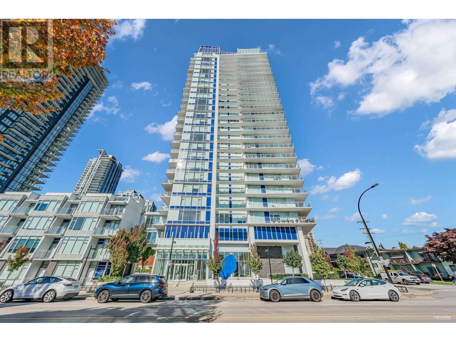 2304 5051 Imperial Street, Burnaby, British Columbia  V5J 0J3 - Photo 1 - R2821612