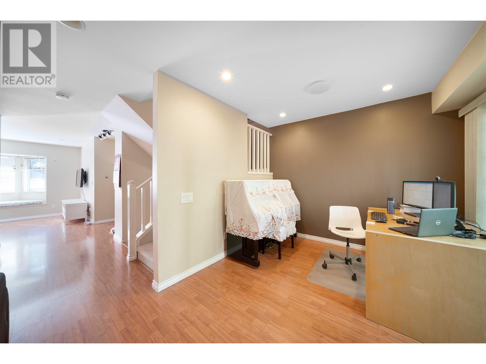 9281 Goldhurst Terrace, Burnaby, British Columbia  V5A 4P3 - Photo 13 - R2822242