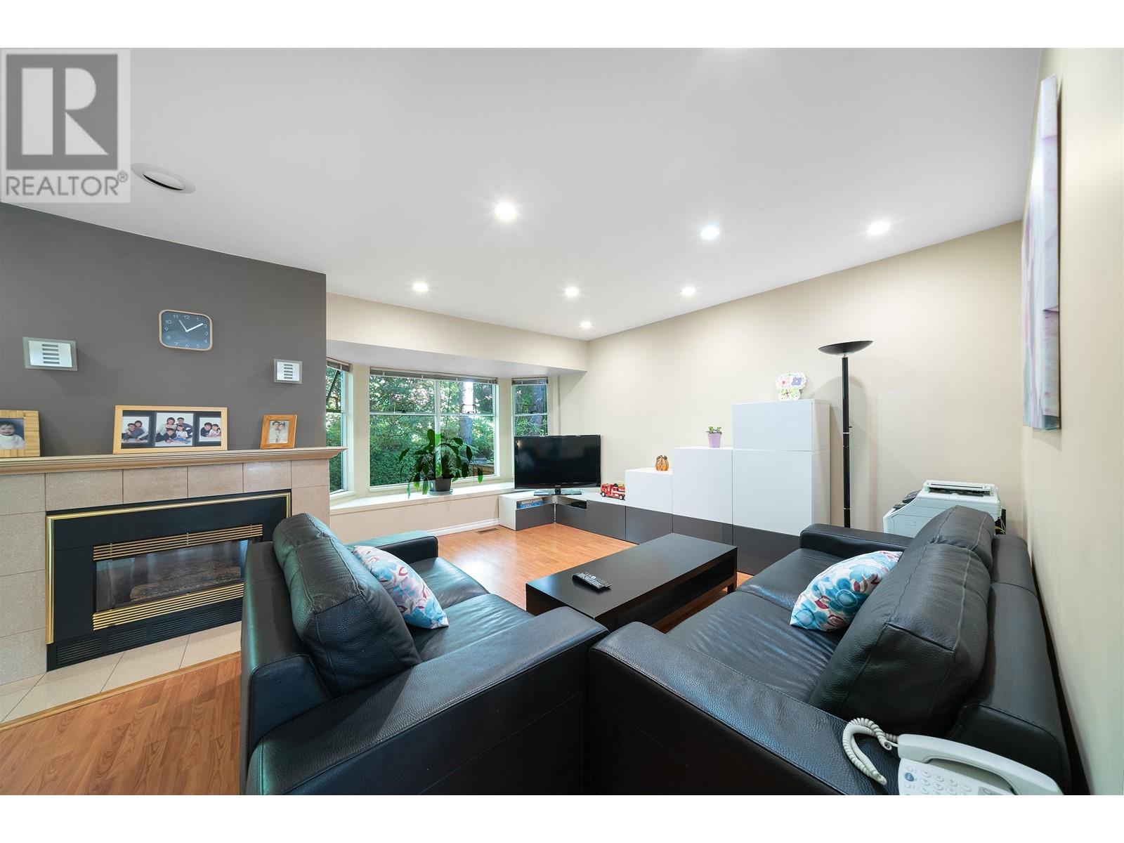 9281 Goldhurst Terrace, Burnaby, British Columbia  V5A 4P3 - Photo 15 - R2822242