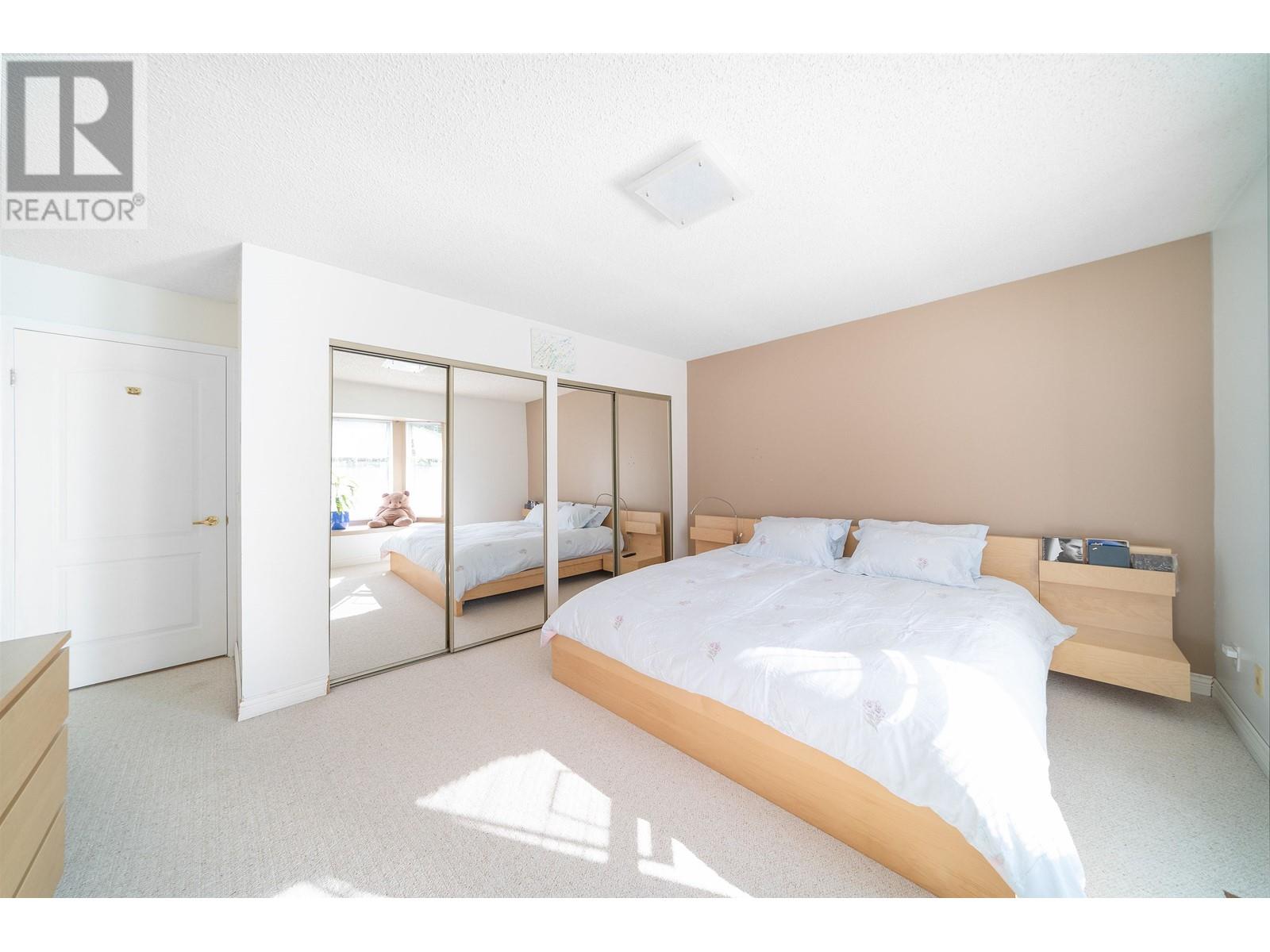 9281 Goldhurst Terrace, Burnaby, British Columbia  V5A 4P3 - Photo 6 - R2822242