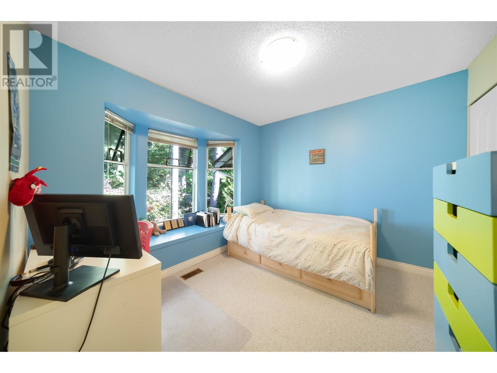 9281 Goldhurst Terrace, Burnaby, British Columbia  V5A 4P3 - Photo 9 - R2822242