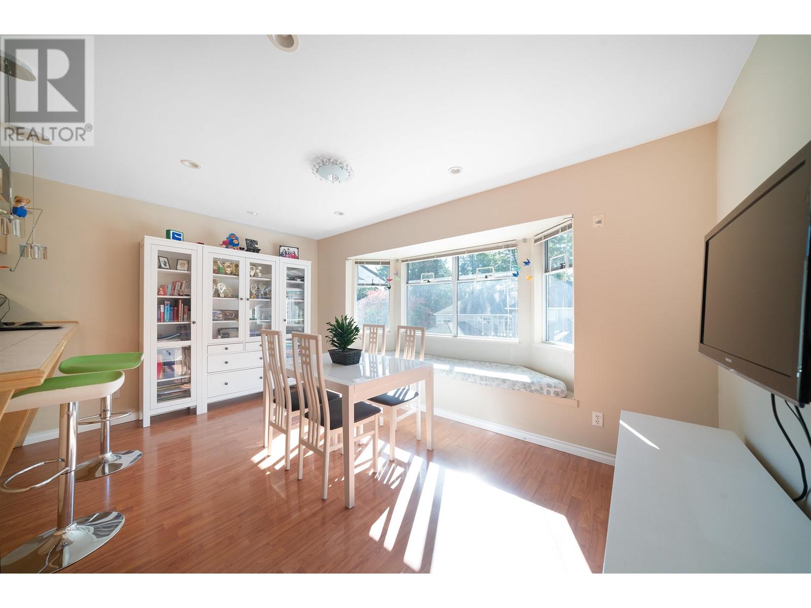 9281 Goldhurst Terrace, Burnaby, British Columbia  V5A 4P3 - Photo 3 - R2822242
