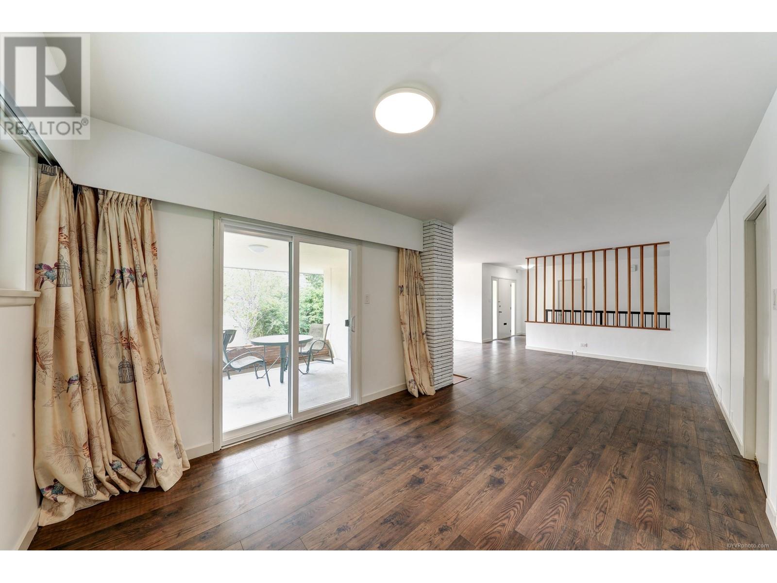 5569 University Boulevard, Vancouver, British Columbia  V6T 1K5 - Photo 5 - R2822465
