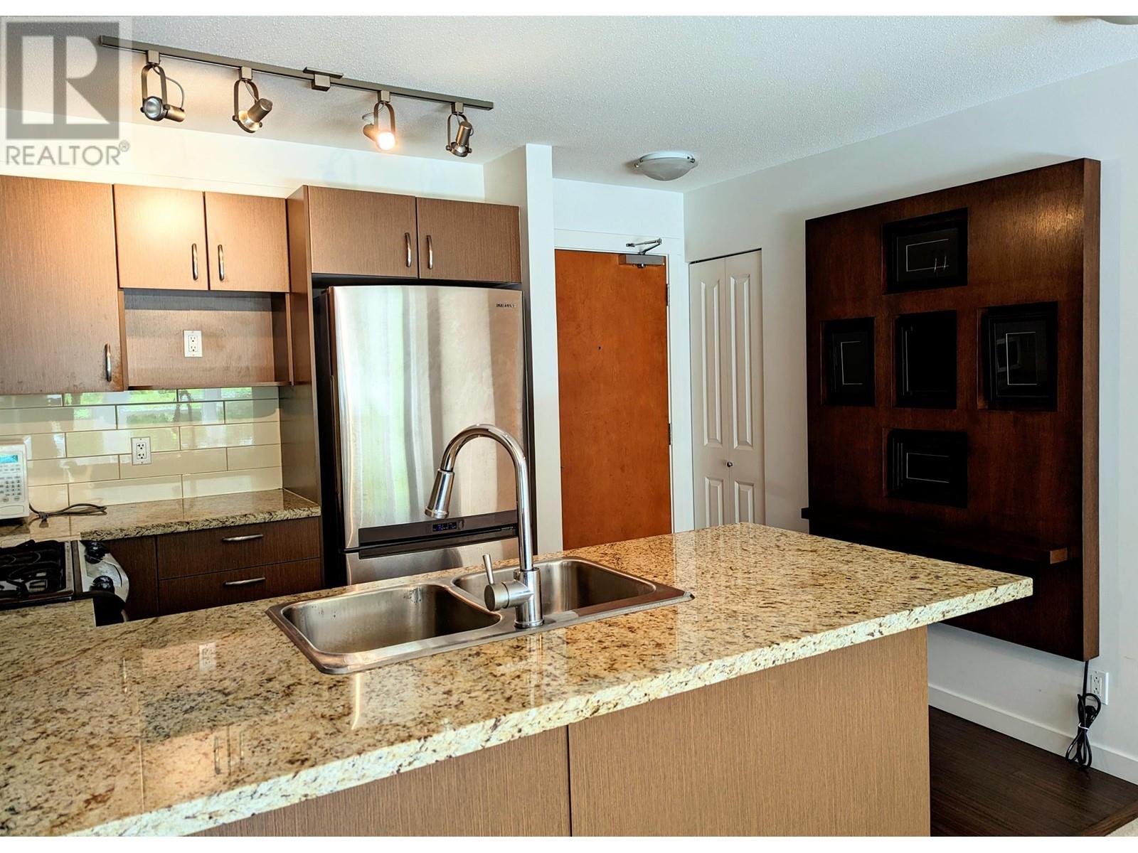 102 3097 Lincoln Avenue, Coquitlam, British Columbia  V3B 0E3 - Photo 3 - R2822299