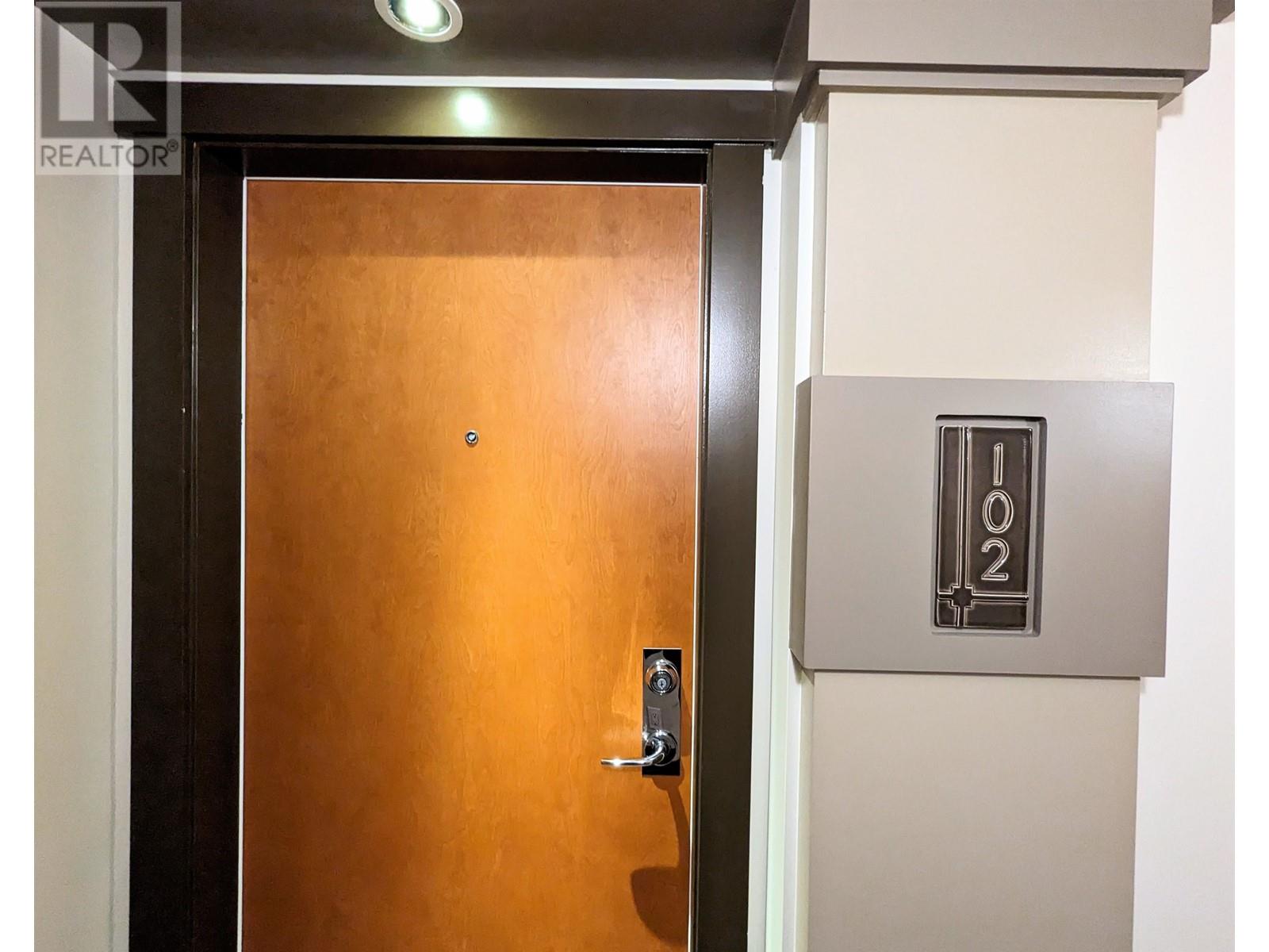 102 3097 Lincoln Avenue, Coquitlam, British Columbia  V3B 0E3 - Photo 2 - R2822299