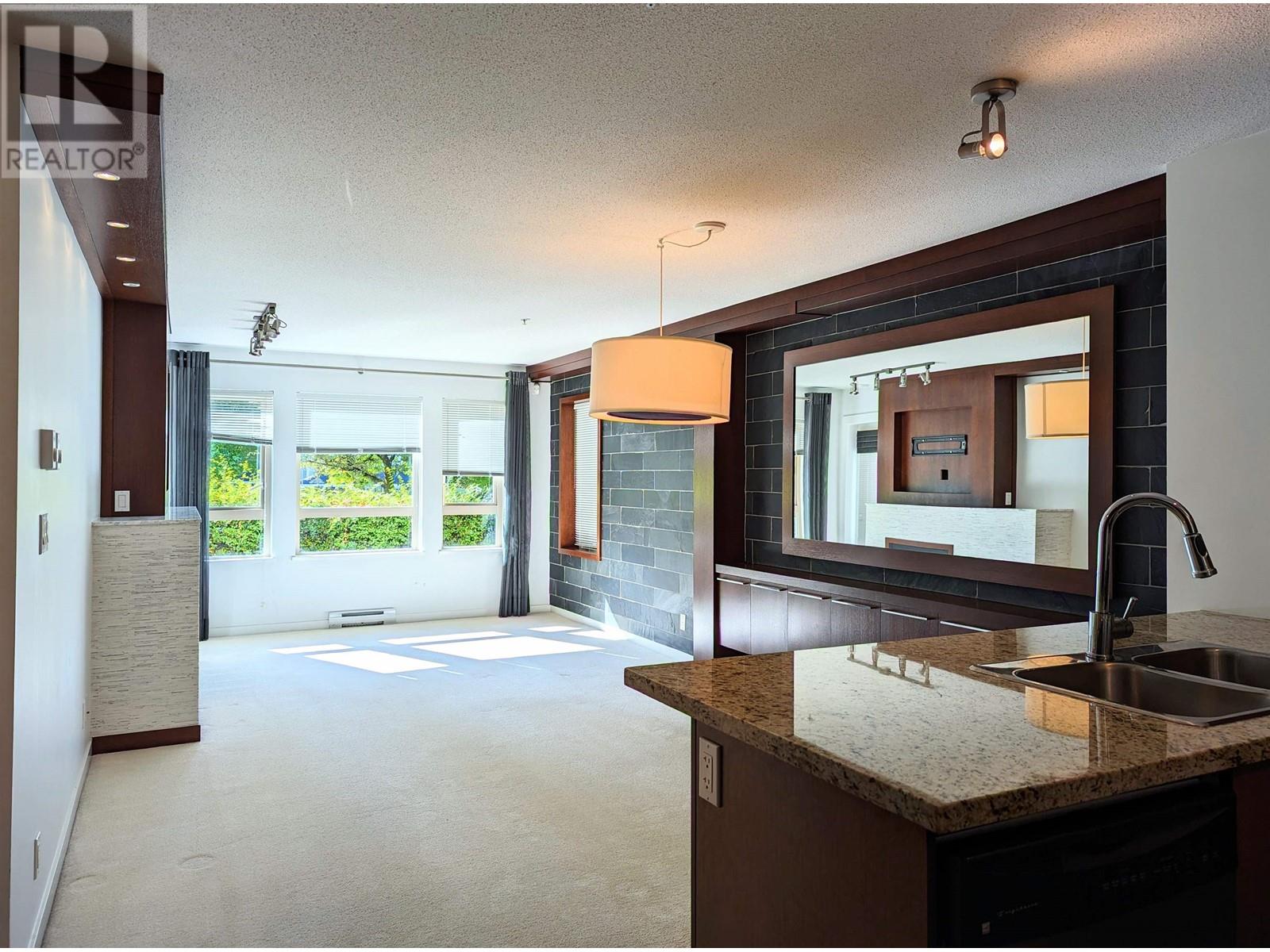 102 3097 Lincoln Avenue, Coquitlam, British Columbia  V3B 0E3 - Photo 1 - R2822299