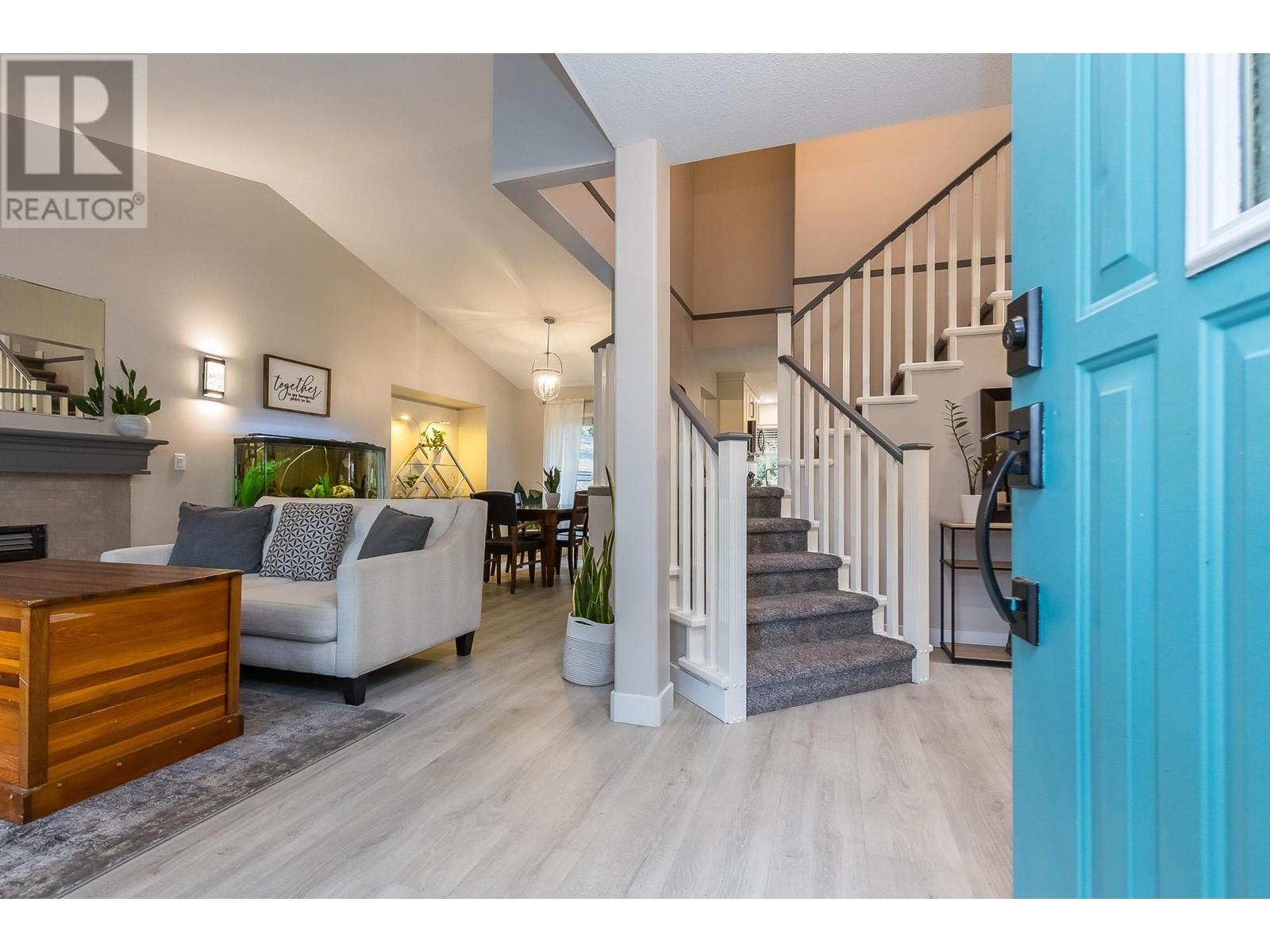 19163 Doerksen Drive, Pitt Meadows, British Columbia  V3Y 2C4 - Photo 4 - R2821777