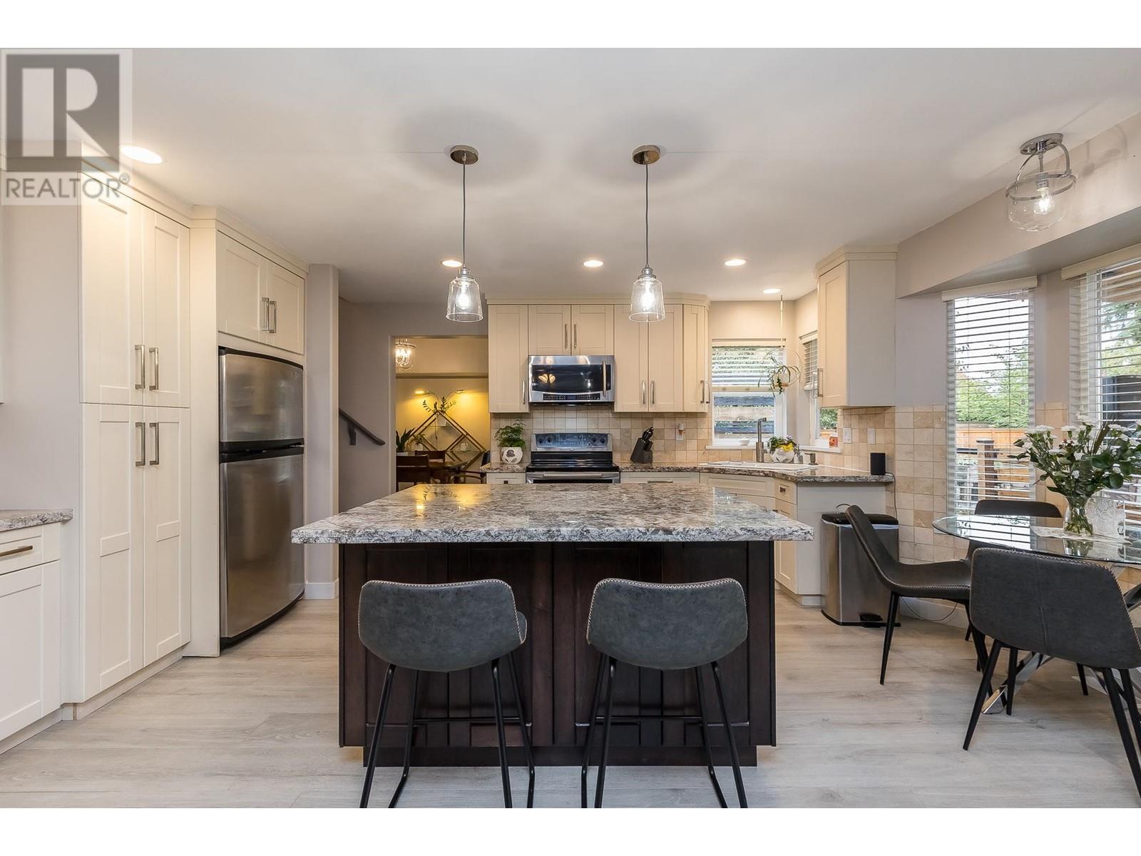 19163 Doerksen Drive, Pitt Meadows, British Columbia  V3Y 2C4 - Photo 6 - R2821777