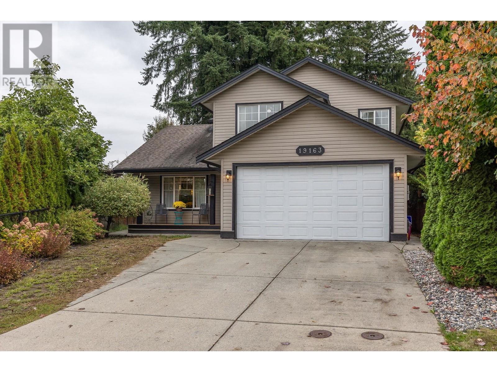 19163 Doerksen Drive, Pitt Meadows, British Columbia  V3Y 2C4 - Photo 2 - R2821777