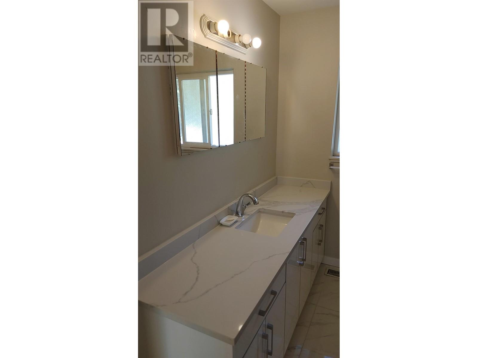 8271 Spires Road, Richmond, British Columbia  V6Y 1W1 - Photo 7 - R2821962
