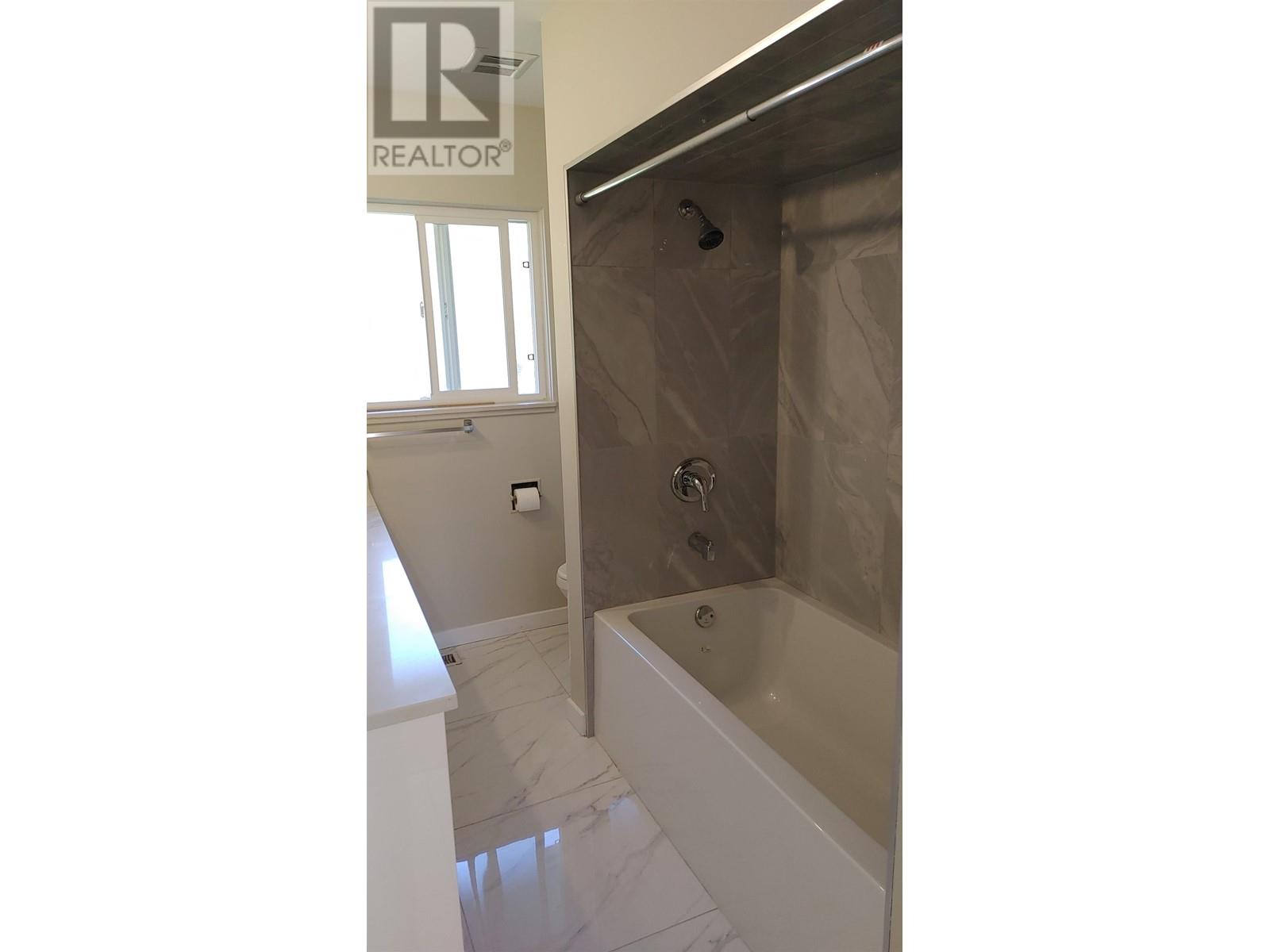 8271 Spires Road, Richmond, British Columbia  V6Y 1W1 - Photo 6 - R2821962