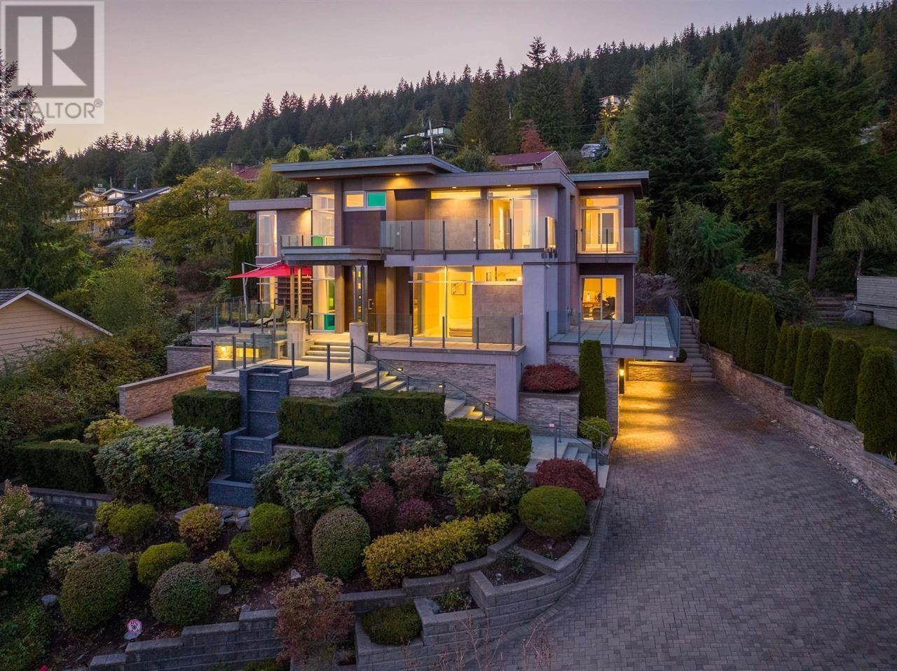 561 St. Andrews Road, West Vancouver, British Columbia  V7S 1V3 - Photo 2 - R2798994