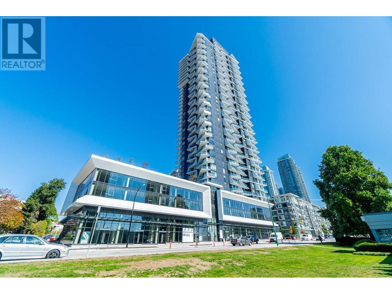 330x 2181 Madison Avenue, Burnaby, British Columbia  V5C 4B3 - Photo 1 - R2822750