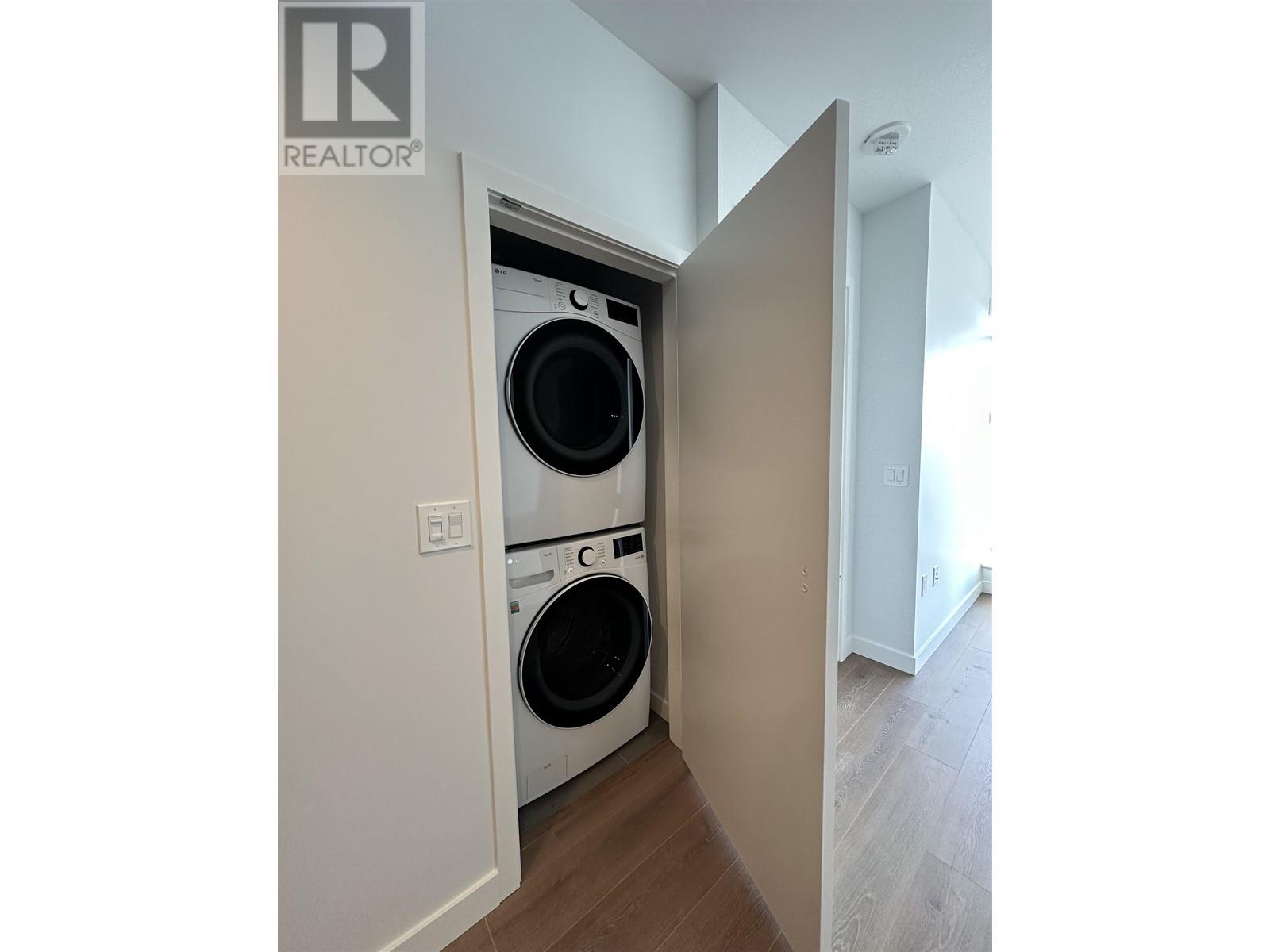 330x 2181 Madison Avenue, Burnaby, British Columbia  V5C 4B3 - Photo 8 - R2822750