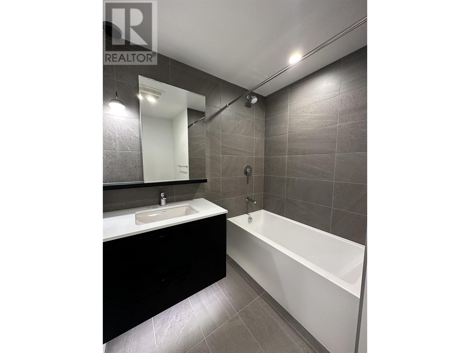 330x 2181 Madison Avenue, Burnaby, British Columbia  V5C 4B3 - Photo 9 - R2822750