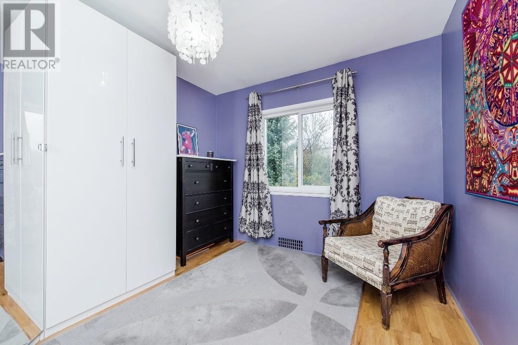 Listing Picture 11 of 36 : 1487 E 27TH AVENUE, Vancouver / 溫哥華 - 魯藝地產 Yvonne Lu Group - MLS Medallion Club Member