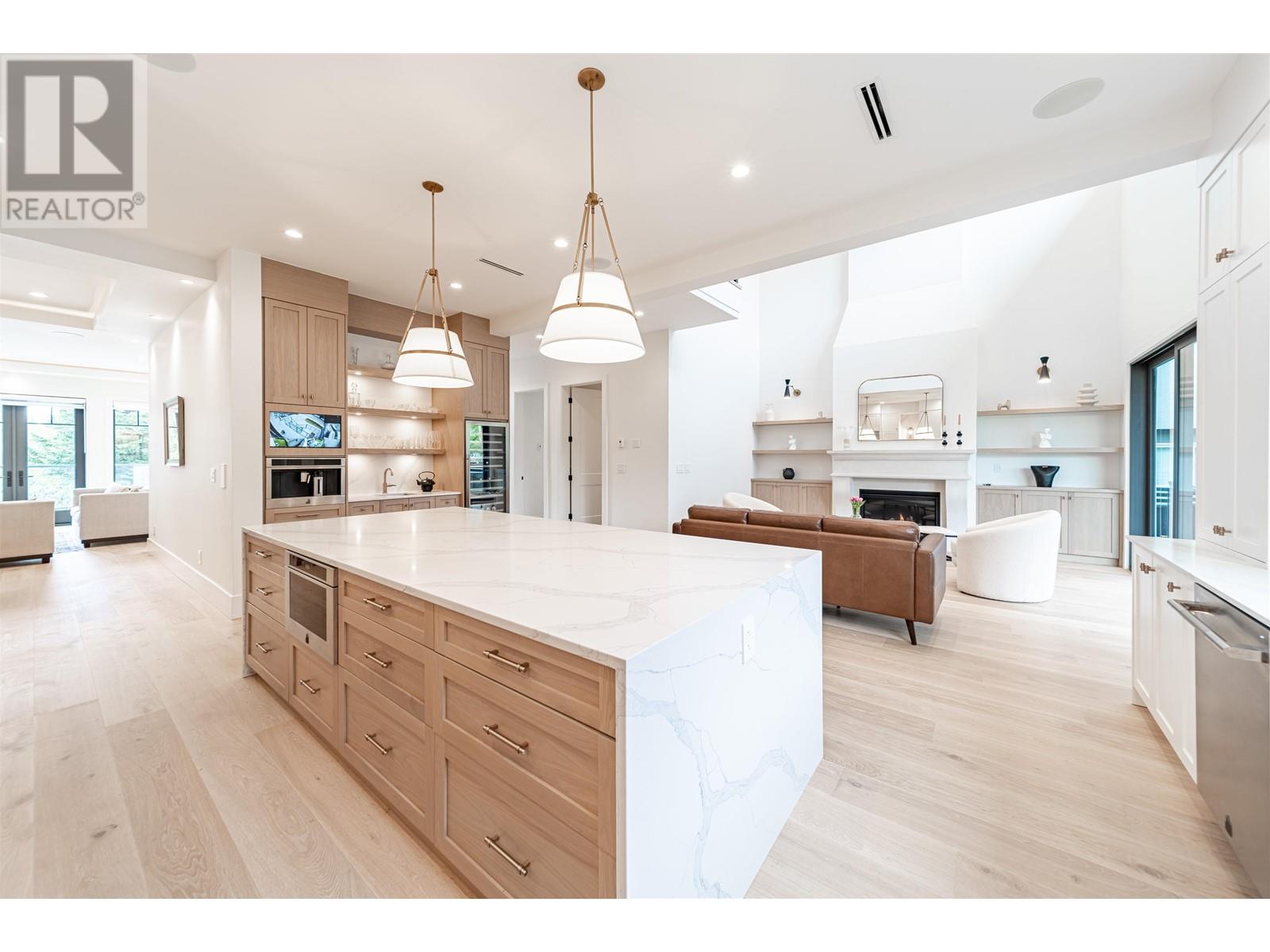 693 Gatensbury Street, Coquitlam, British Columbia  V3J 5G9 - Photo 15 - R2814342