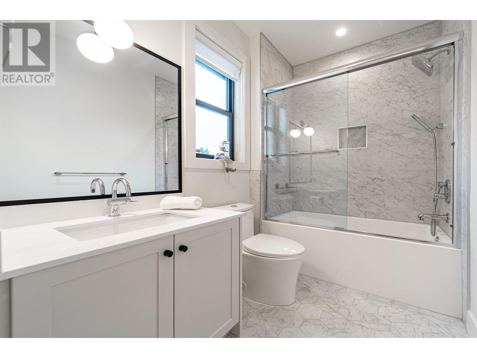 693 Gatensbury Street, Coquitlam, British Columbia  V3J 5G9 - Photo 24 - R2814342