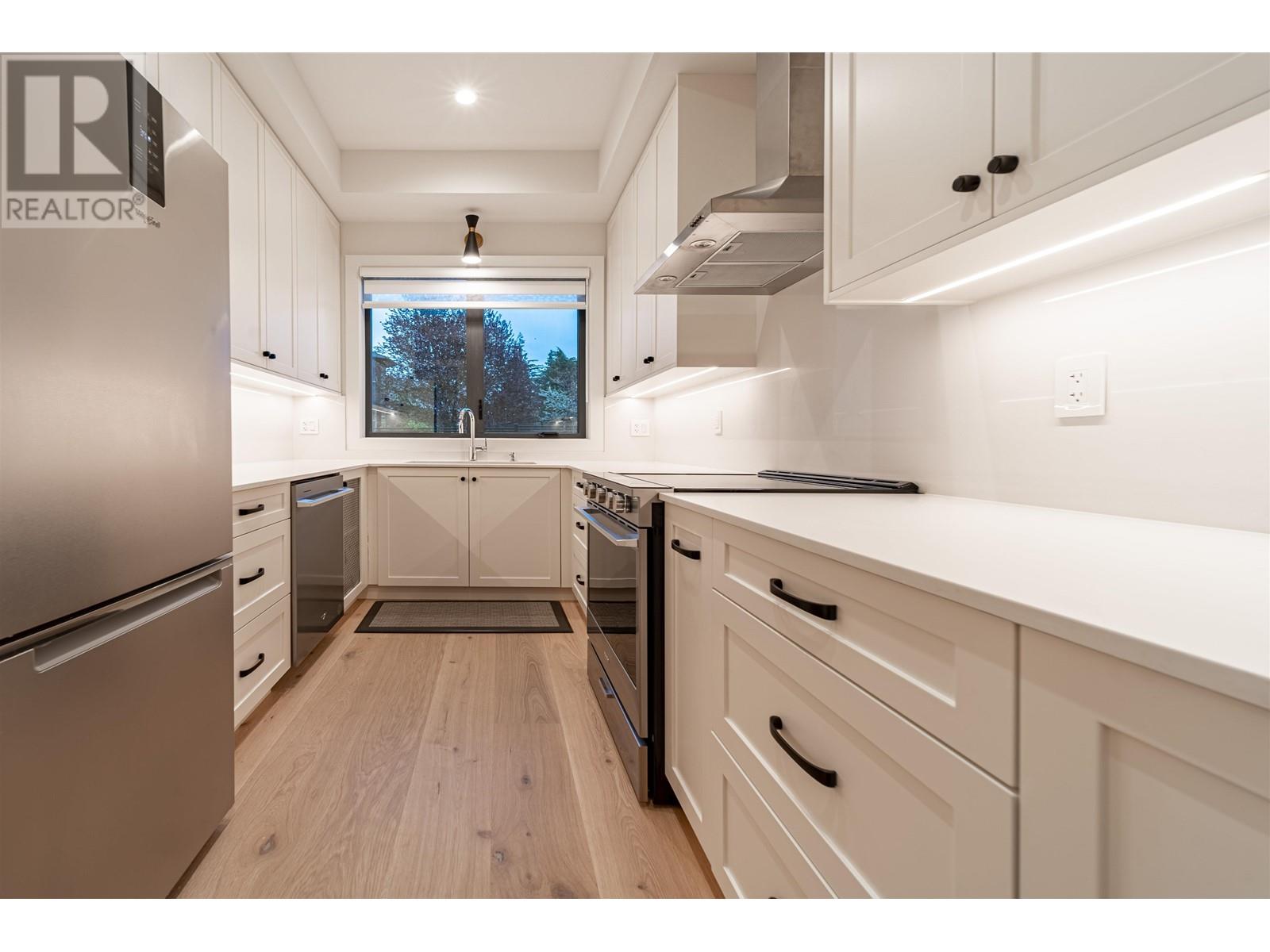 693 Gatensbury Street, Coquitlam, British Columbia  V3J 5G9 - Photo 13 - R2814342