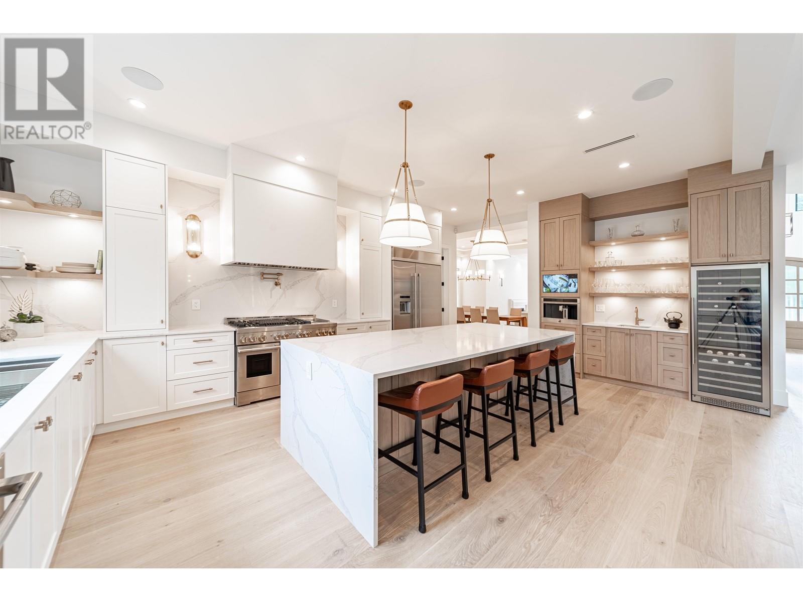 693 Gatensbury Street, Coquitlam, British Columbia  V3J 5G9 - Photo 10 - R2814342