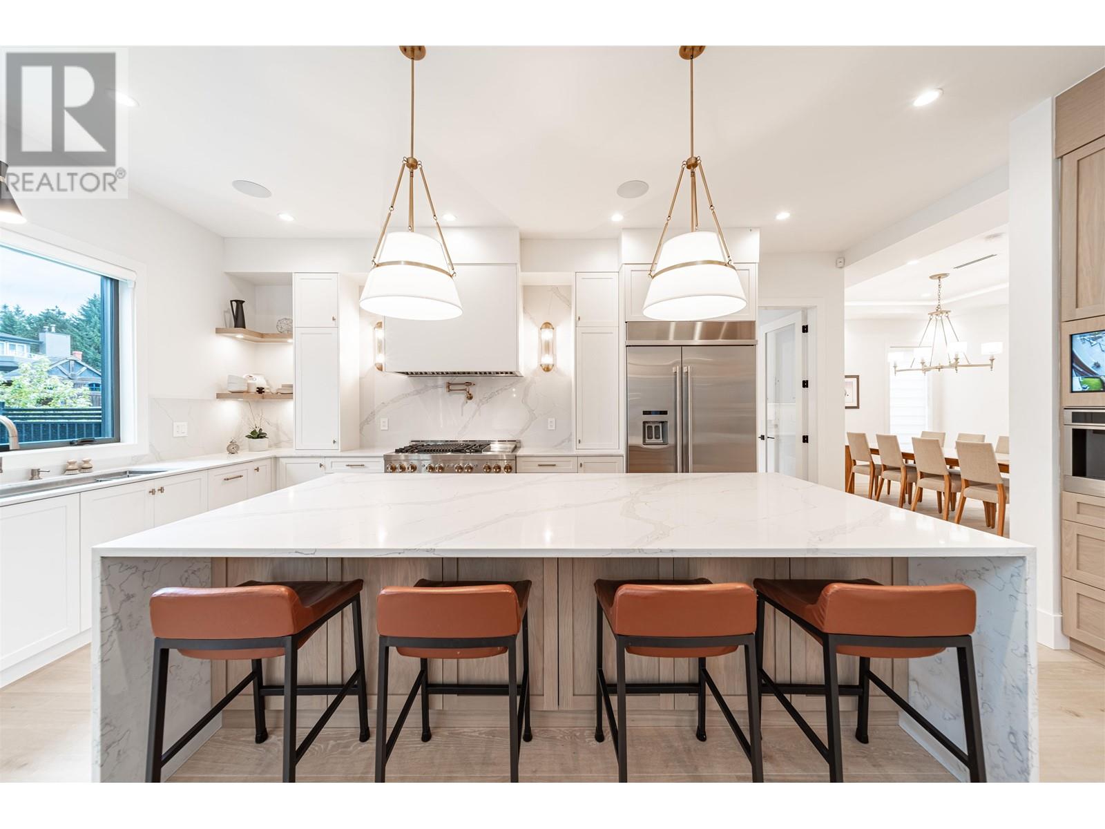 693 Gatensbury Street, Coquitlam, British Columbia  V3J 5G9 - Photo 9 - R2814342