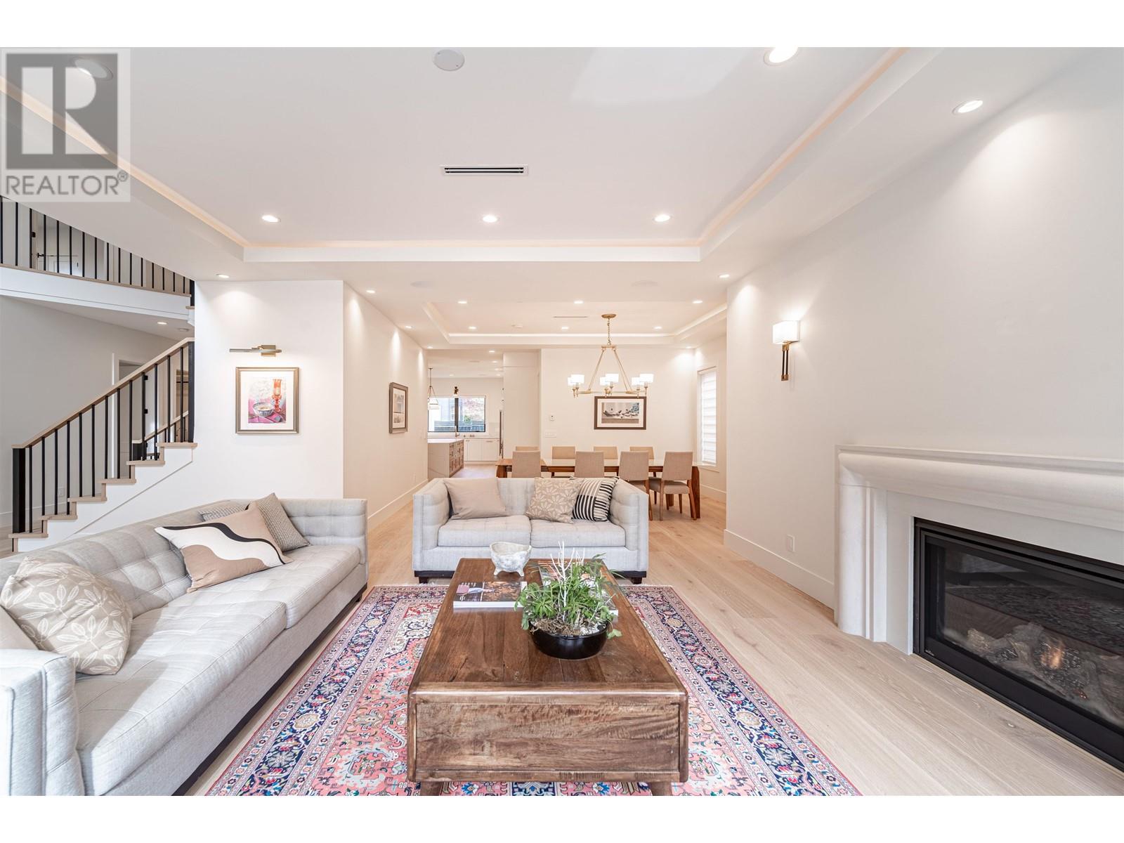 693 Gatensbury Street, Coquitlam, British Columbia  V3J 5G9 - Photo 5 - R2814342