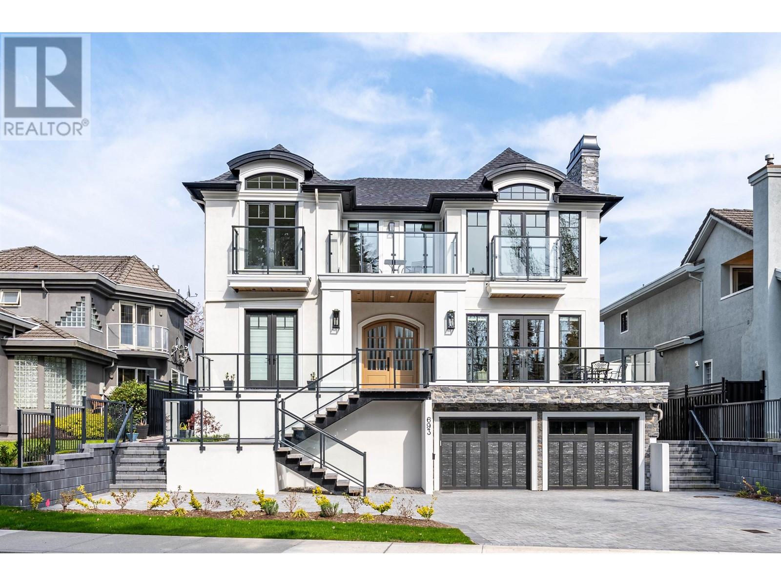 693 Gatensbury Street, Coquitlam, British Columbia  V3J 5G9 - Photo 2 - R2814342