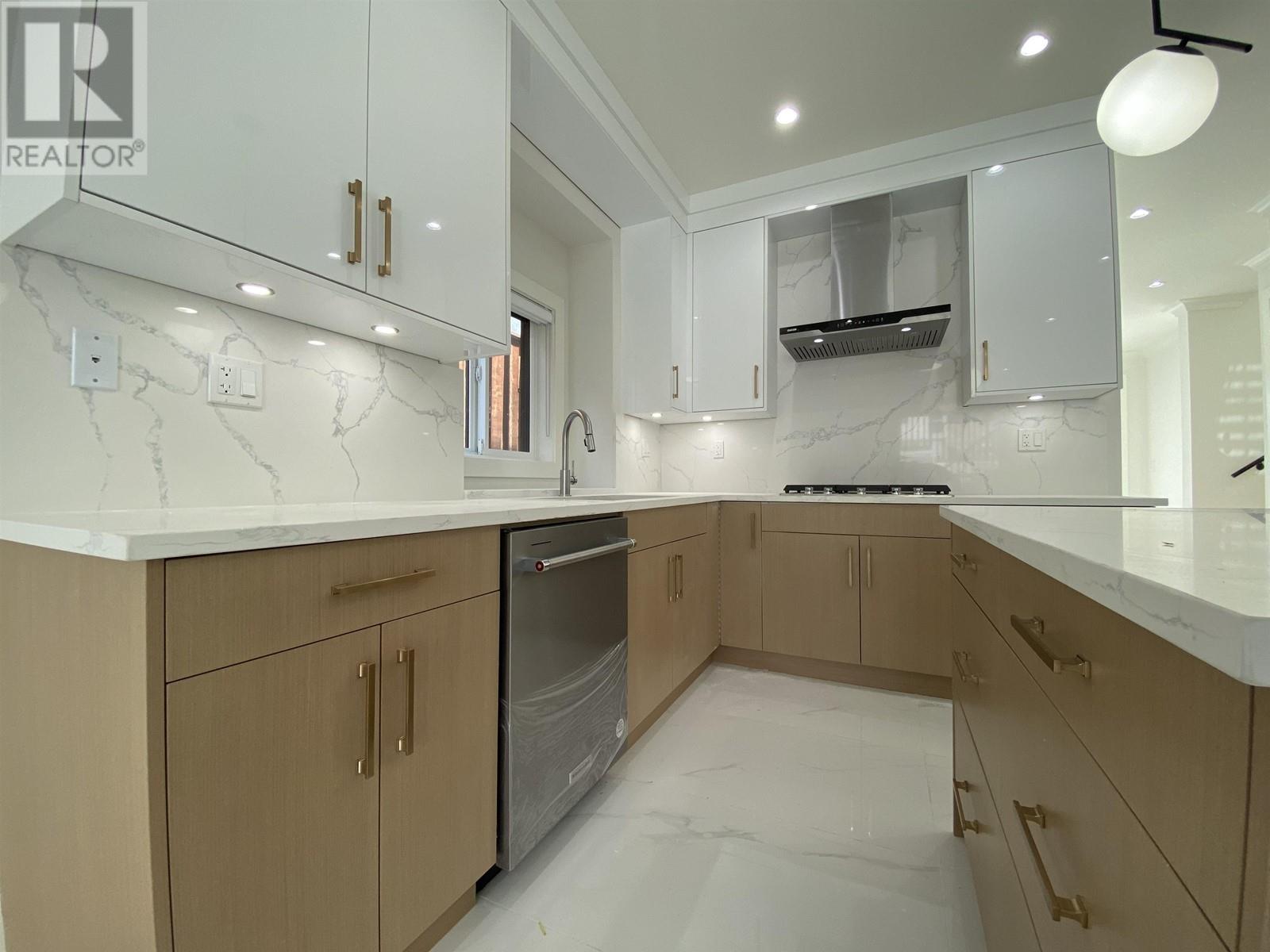 5349 Parker Street, Burnaby, British Columbia  V5B 1Z8 - Photo 12 - R2767656