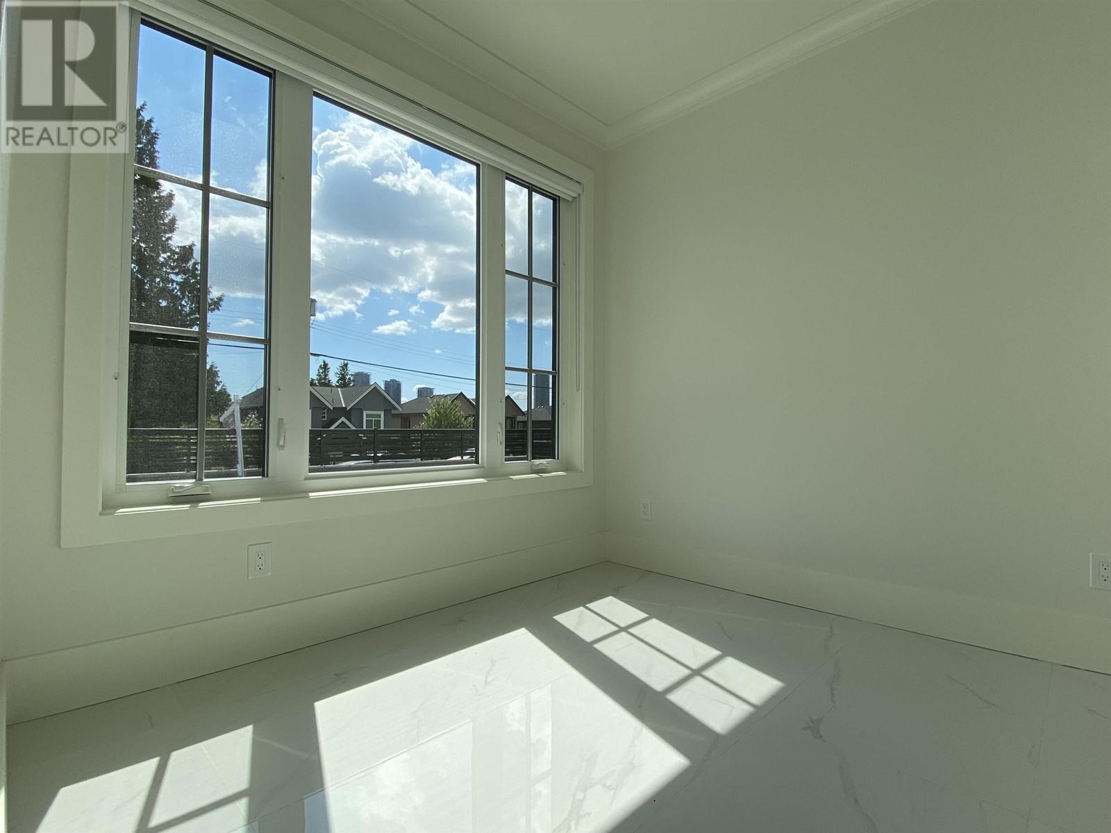 5349 Parker Street, Burnaby, British Columbia  V5B 1Z8 - Photo 7 - R2767656