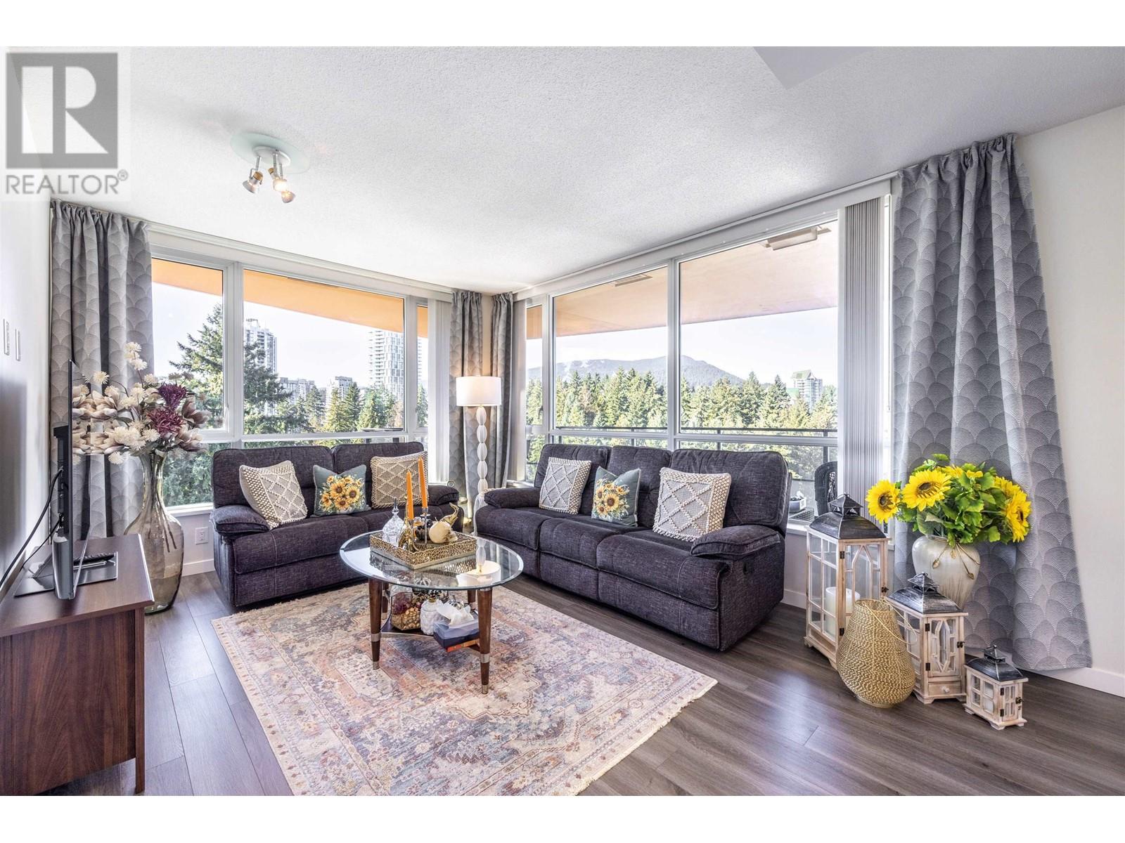 1206 3096 Windsor Gate, Coquitlam, British Columbia  V3B 0P4 - Photo 2 - R2821546