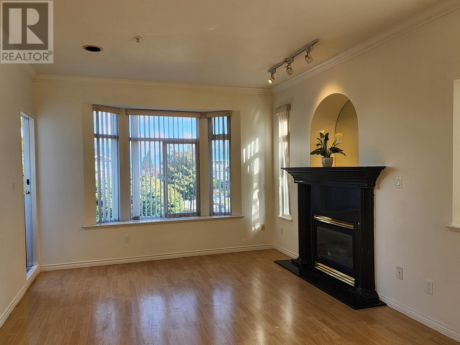 35xx Normandy Drive, Vancouver, British Columbia  V5M 2E7 - Photo 2 - R2822756