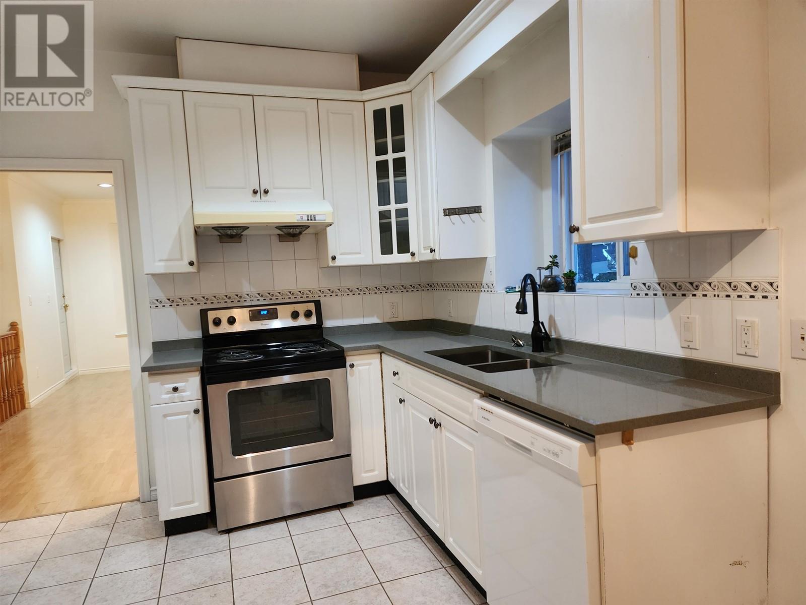 35xx Normandy Drive, Vancouver, British Columbia  V5M 2E7 - Photo 3 - R2822756