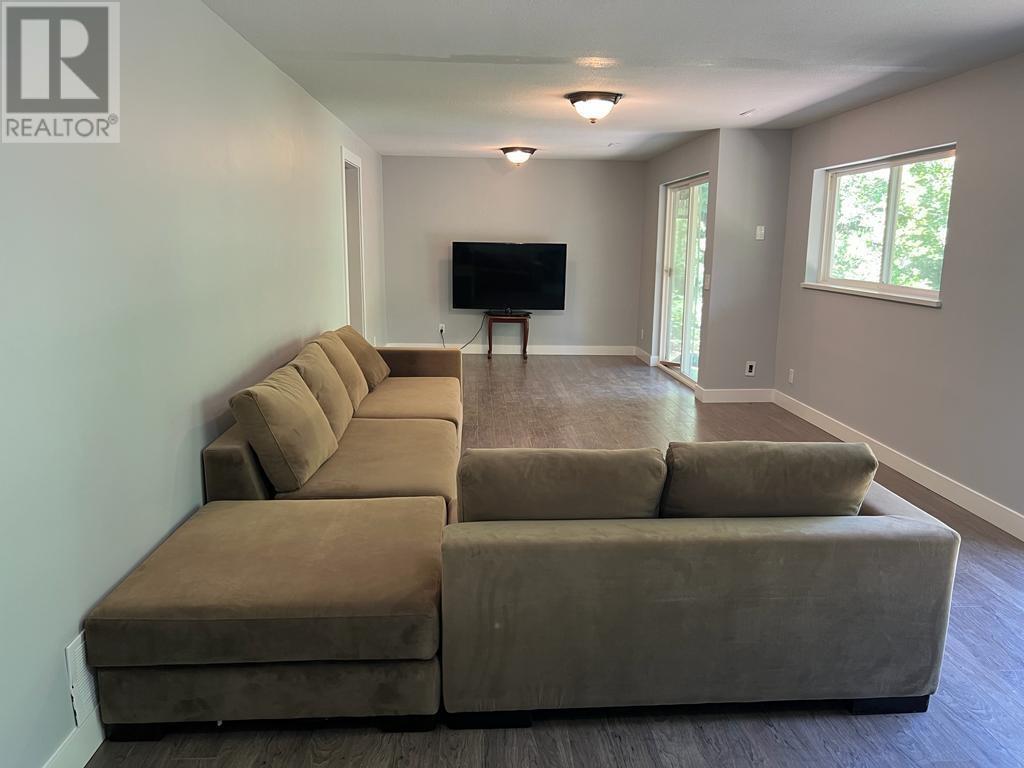 7629 Redrooffs Road, Halfmoon Bay, British Columbia  V0N 1Y1 - Photo 6 - R2822366