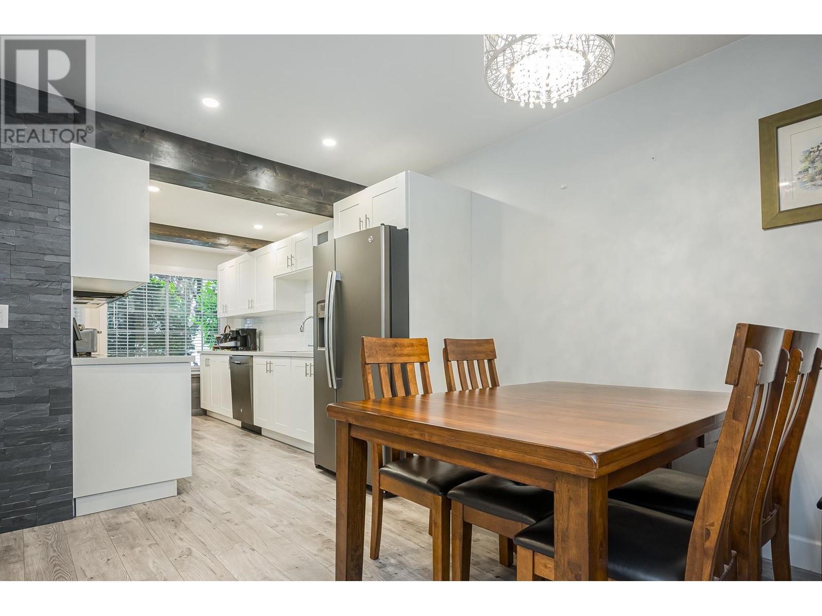 9 21541 Mayo Place, Maple Ridge, British Columbia  V2X 2L1 - Photo 2 - R2821778