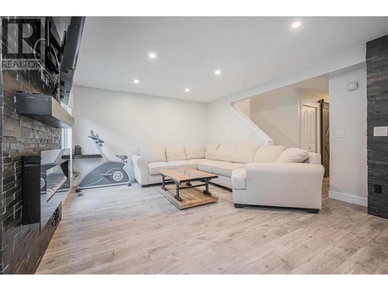 9 21541 Mayo Place, Maple Ridge, British Columbia  V2X 2L1 - Photo 23 - R2821778