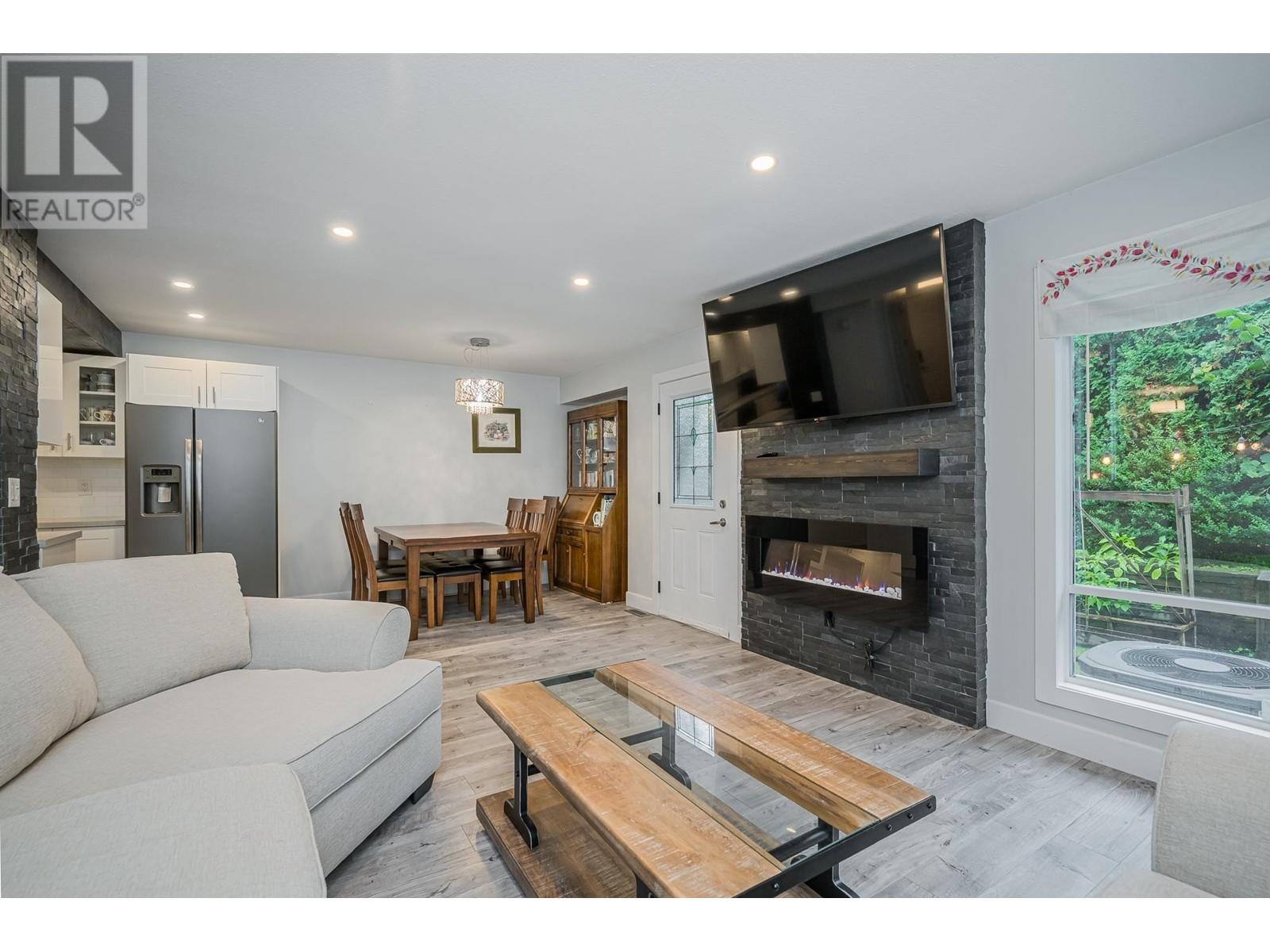 9 21541 Mayo Place, Maple Ridge, British Columbia  V2X 2L1 - Photo 5 - R2821778