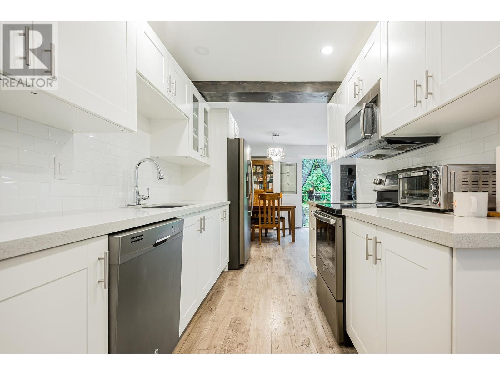 9 21541 Mayo Place, Maple Ridge, British Columbia  V2X 2L1 - Photo 3 - R2821778