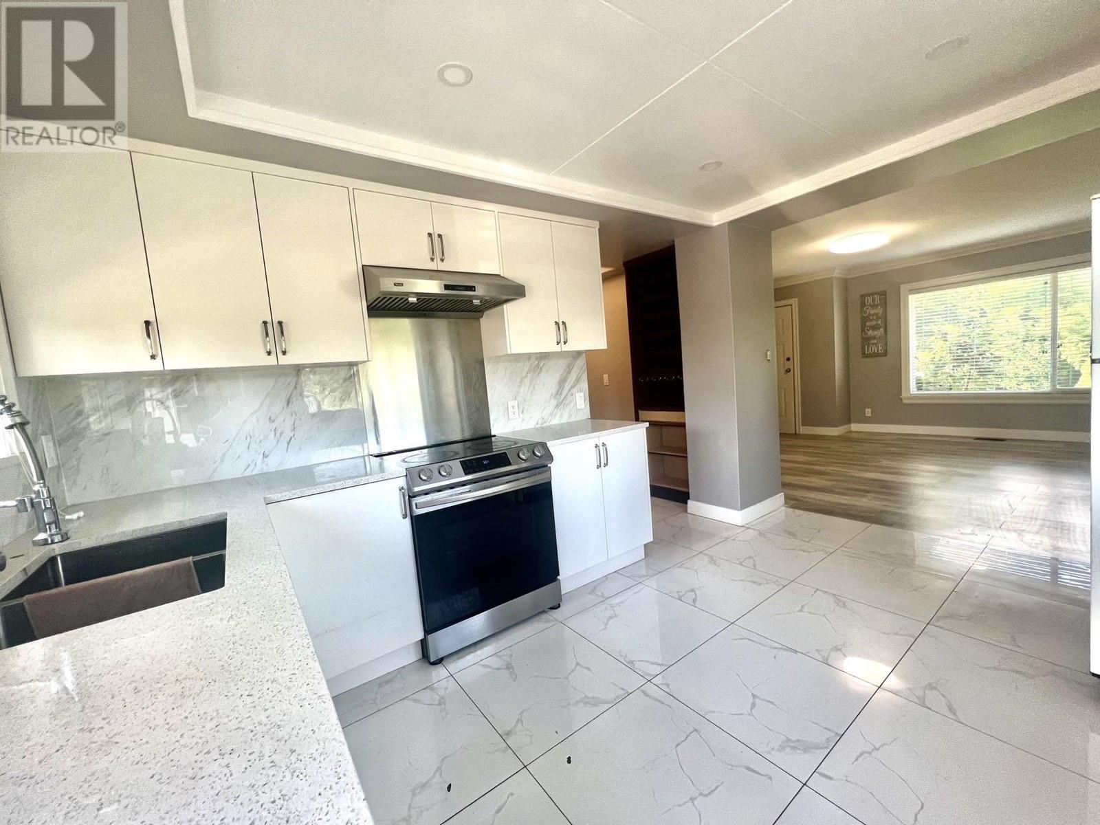 17382 Ford Road Detour, Pitt Meadows, British Columbia  V3Y 0A6 - Photo 3 - R2821476