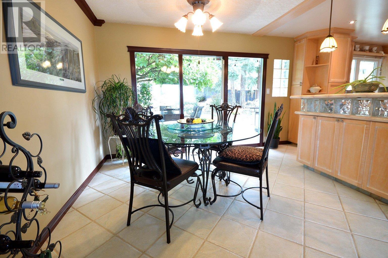 1470 Elinor Crescent, Port Coquitlam, British Columbia  V3C 2Y5 - Photo 4 - R2817627